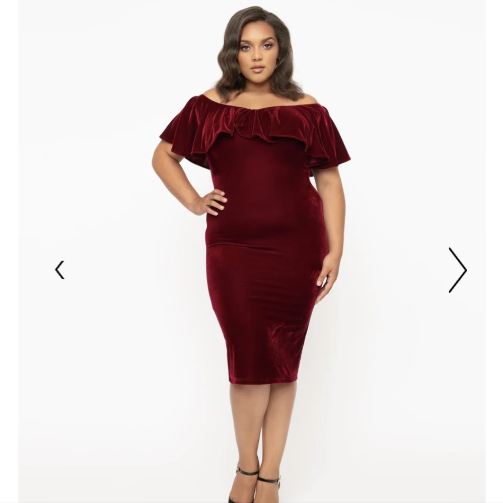 Sophia Wiggle Dress in Burgundy Velvet